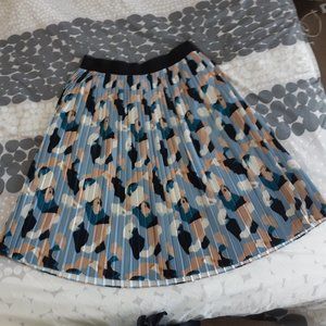 Accordion pleat skirt